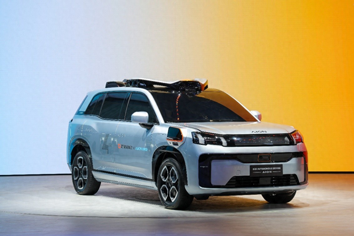 全球首輛前裝量產(chǎn)L4，一臺(tái)車10顆激光雷達(dá)