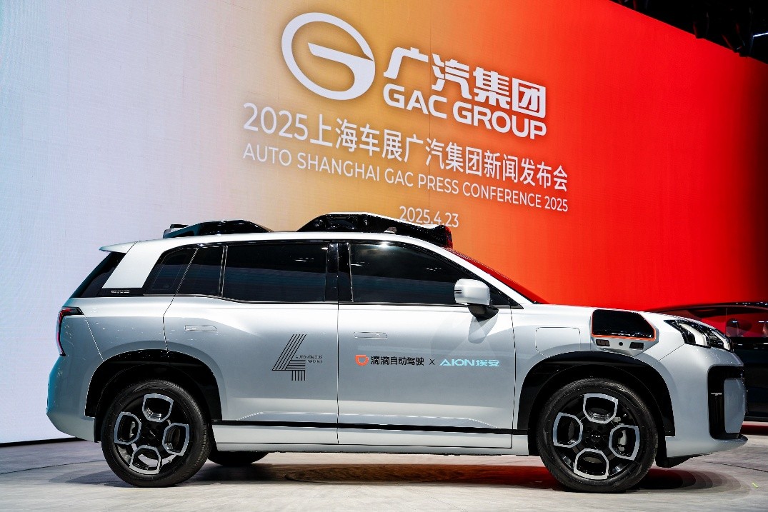 全球首輛前裝量產(chǎn)L4，一臺(tái)車10顆激光雷達(dá)